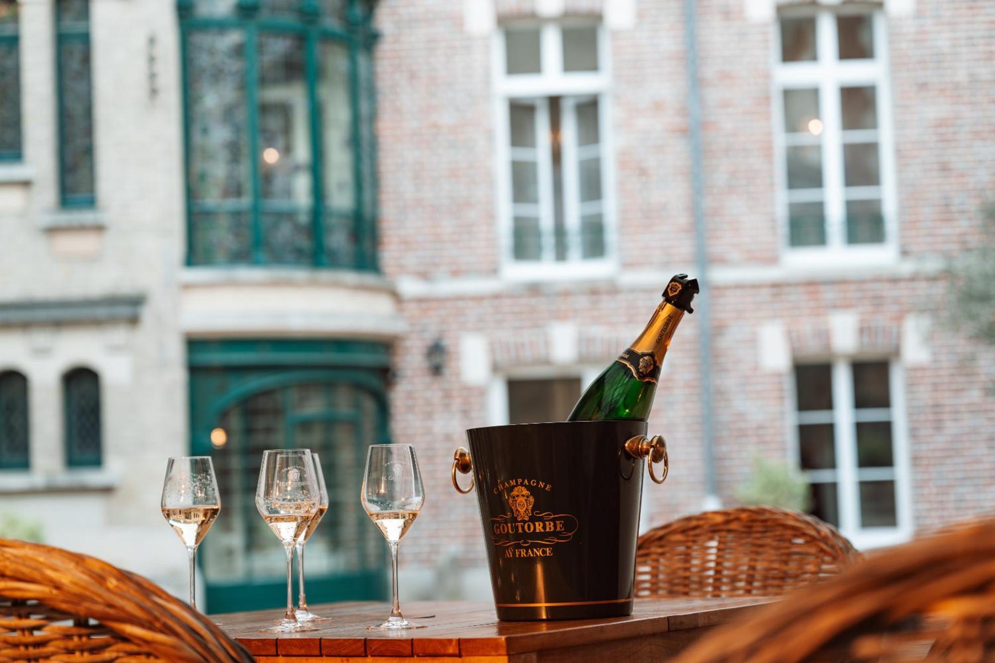 Hotel Castel Jeanson Ay-Champagne Eksteriør bilde